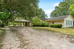 2436 S State Hwy 71, El Campo, TX 77437 - Photo 3