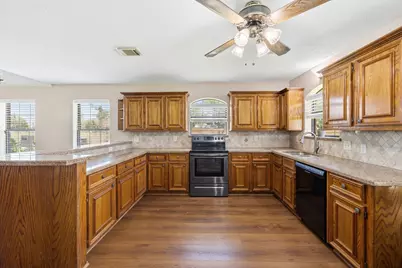 5922 Redfish Run, Baytown, TX 77523 - Photo 19