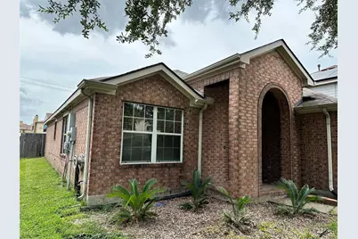 4527 Estate Dr Drive, Baytown, TX 77521 - Photo 1
