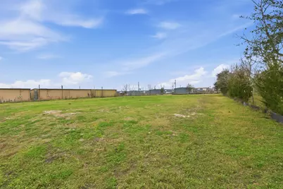 2109 County Road 129, Pearland, TX 77581 - Photo 11
