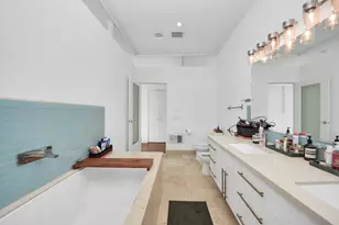915 Damon Ct, Houston, TX 77006 - Photo 33