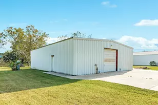 310 County Rd 47, Angleton, TX 77515 - Photo 19