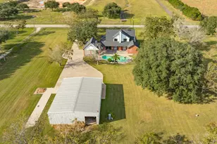 310 County Rd 47, Angleton, TX 77515 - Photo 7