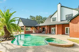 310 County Rd 47, Angleton, TX 77515 - Photo 15