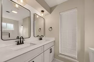 4714 39th St E, Dickinson, TX 77539 - Photo 17