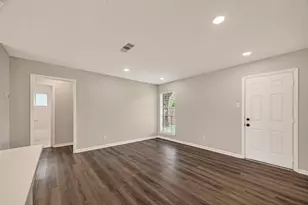 4714 39th St E, Dickinson, TX 77539 - Photo 7