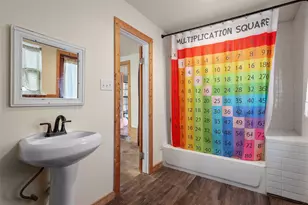 9009 Lazy Ln, Hitchcock, TX 77563 - Photo 23