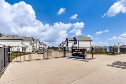 13130 Perennial Springs Drive, Houston, TX 77048 - Photo 19