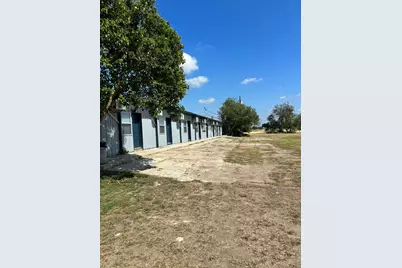 1627 W Fm-351 #15, Beeville, TX 78102 - Photo 13