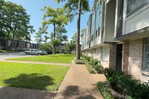 12633 Memorial Dr, Houston, TX 77024 - Photo 21