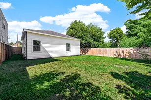 404 E 37th St, Houston, TX 77018 - Photo 35