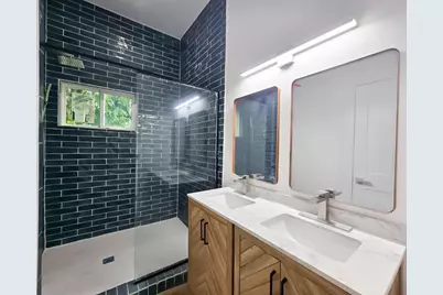 404 E 37th Street, Houston, TX 77018 - Photo 7