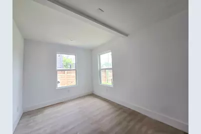 404 E 37th Street, Houston, TX 77018 - Photo 11