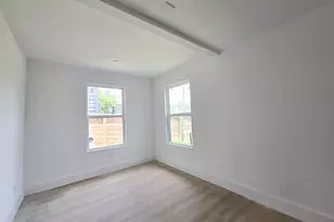 404 E 37th St, Houston, TX 77018 - Photo 11