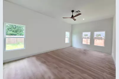 404 E 37th Street, Houston, TX 77018 - Photo 5