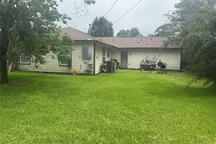 6059 Doulton Dr, Houston, TX 77033 - Photo 9