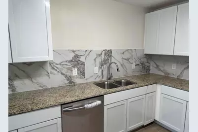 6059 Doulton Drive, Houston, TX 77033 - Photo 5