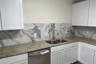 6059 Doulton Dr, Houston, TX 77033 - Photo 5