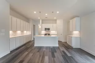 10289 S Goshawk Trl, Conroe, TX 77385 - Photo 11