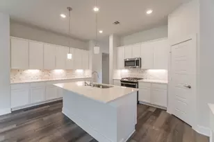 10289 S Goshawk Trl, Conroe, TX 77385 - Photo 15