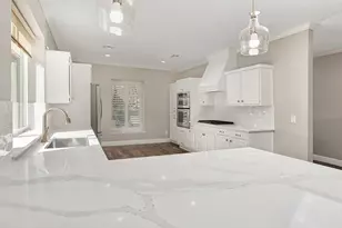 11 E Summer Storm Cir, The Woodlands, TX 77381 - Photo 7