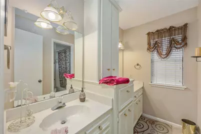 7227 Birchtree Forest Drive, Houston, TX 77088 - Photo 25