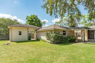 712 Browning St, Angleton, TX 77515 - Photo 35