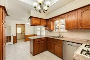 712 Browning St, Angleton, TX 77515 - Photo 17