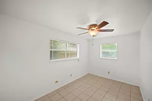 6116 Octavia St, Houston, TX 77026 - Photo 15