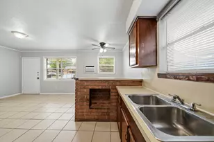 6116 Octavia St, Houston, TX 77026 - Photo 7