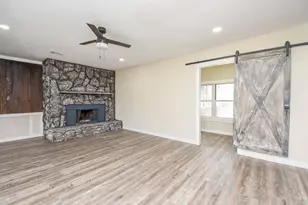 1410 S Columbia Dr, West Columbia, TX 77486 - Photo 19