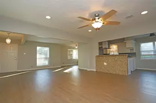12870 Westella Dr, Houston, TX 77077 - Photo 5