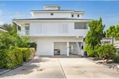 1330 Coral Way, Tiki Island, TX 77554 - Photo 1