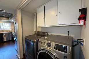 10428 Hammerly Blvd, Houston, TX 77043 - Photo 11