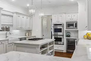 531 3 Corners Dr, Houston, TX 77024 - Photo 23