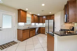 231 S Lantana Cir, Sealy, TX 77474 - Photo 9