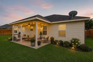 231 S Lantana Cir, Sealy, TX 77474 - Photo 23