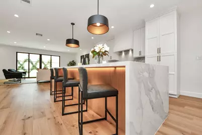 571 N Post Oak Lane, Houston, TX 77024 - Photo 9