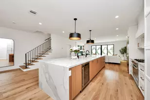 571 N Post Oak Ln, Houston, TX 77024 - Photo 13