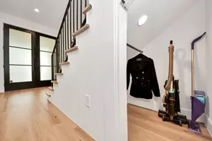 571 N Post Oak Ln, Houston, TX 77024 - Photo 21