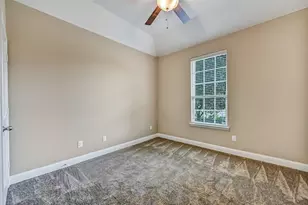 2807 Monarch Gardens Ct, Pearland, TX 77089 - Photo 9