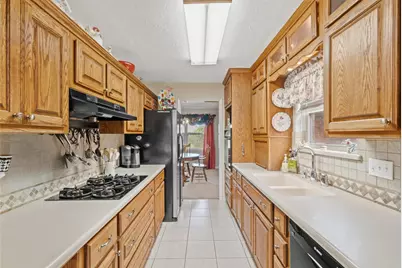 1118 S Amy Drive, Deer Park, TX 77536 - Photo 5