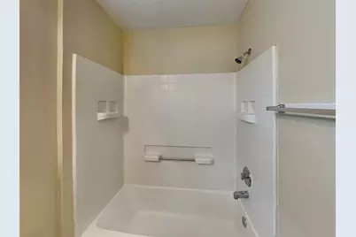 11010 Heather Bluff Lane, Houston, TX 77075 - Photo 9