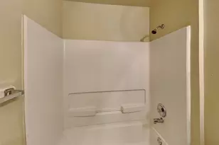 11010 Heather Bluff Ln, Houston, TX 77075 - Photo 15