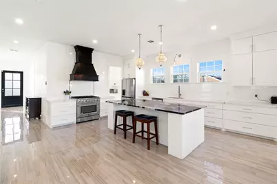 124 N 2nd Street, La Porte, TX 77571 - Photo 5