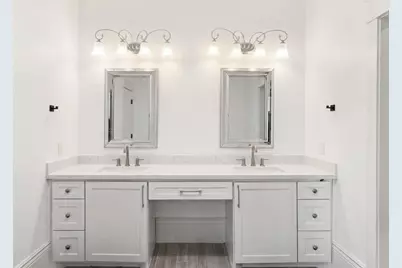 124 N 2nd Street, La Porte, TX 77571 - Photo 23