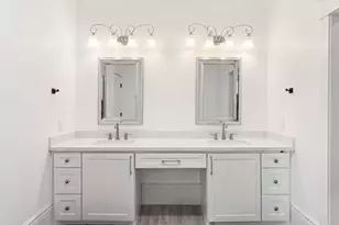 124 N 2nd St, La Porte, TX 77571 - Photo 23