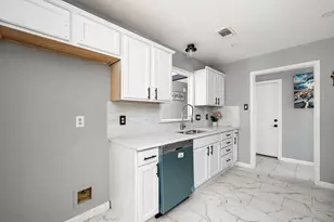 111 Ambershadow Dr, Houston, TX 77015 - Photo 9