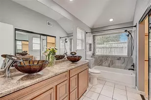 111 Ambershadow Dr, Houston, TX 77015 - Photo 15