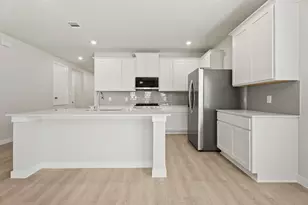8202 Coral Dr, Texas City, TX 77591 - Photo 5